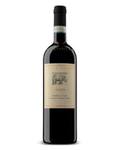 la spinetta barbera d'alba gallina bottiglia di vino rosso prodotta in Italia, in Piemonte da uve Barbera
