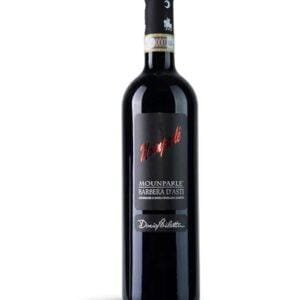biletta barbera mounparle bottiglia di vino rosso prodotto in Italia, nella zona del Monferrato in Piemonte