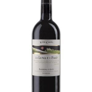 vite colte barbera superiore la luna e i falo bottiglia di vino rosso prodotto in Italia, nella zona del Monferrato in Piemonte