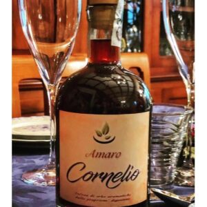 cornelio amaro bottiglia di liquore prodotto in Italia, in Piemonte