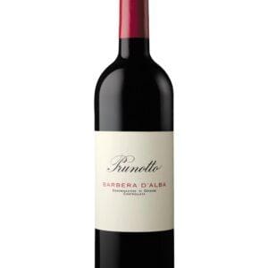 prunotto Barbera D'Alba bottiglia di vino rosso prodotto in Italia, nella zona delle Langhe in Piemonte