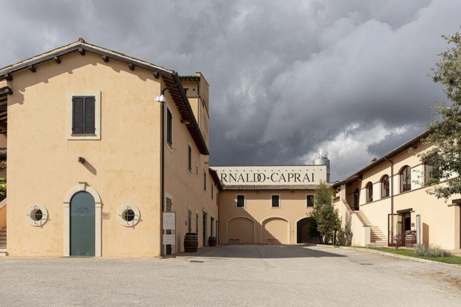 casa vinicola arnaldo caprai vista esterna di parte della cantina