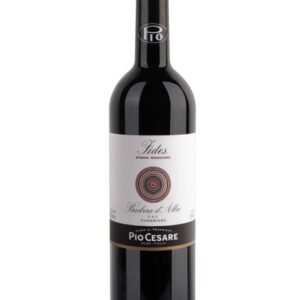 pio cesare barbera d'alba fides bottiglia di vino rosso prodotto in Italia, nella zona delle Langhe in Piemonte