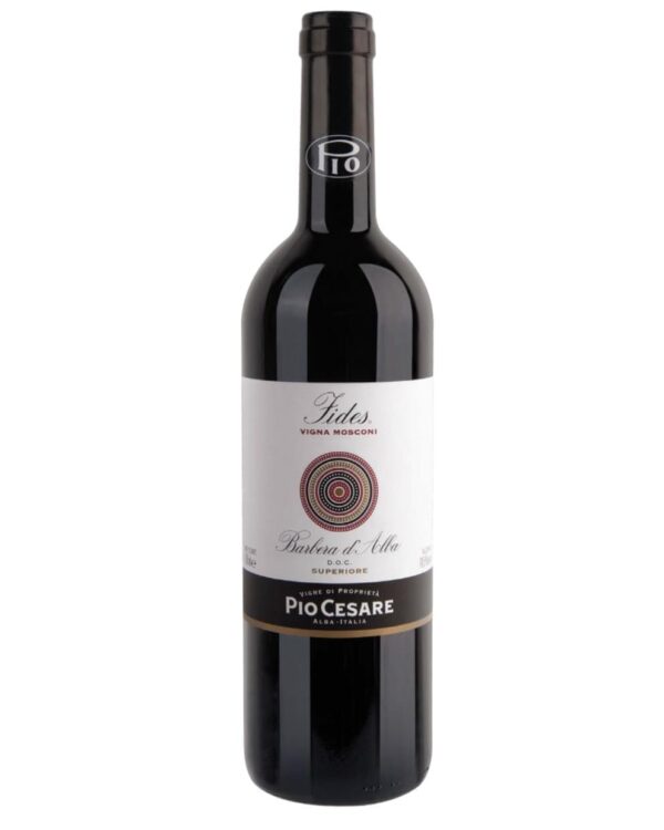 pio cesare barbera d'alba fides bottiglia di vino rosso prodotto in Italia, nella zona delle Langhe in Piemonte