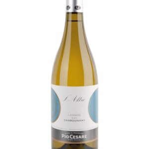 pio cesare chardonnay l'altro bottiglia di vino bianco prodotto in Italia, nella zona delle Langhe in Piemonte