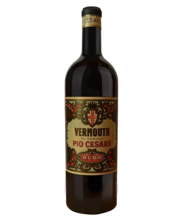 pio cesare vermouth bottiglia di vino da meditazione prodotto in Italia, nella zona delle Langhe in Piemonte