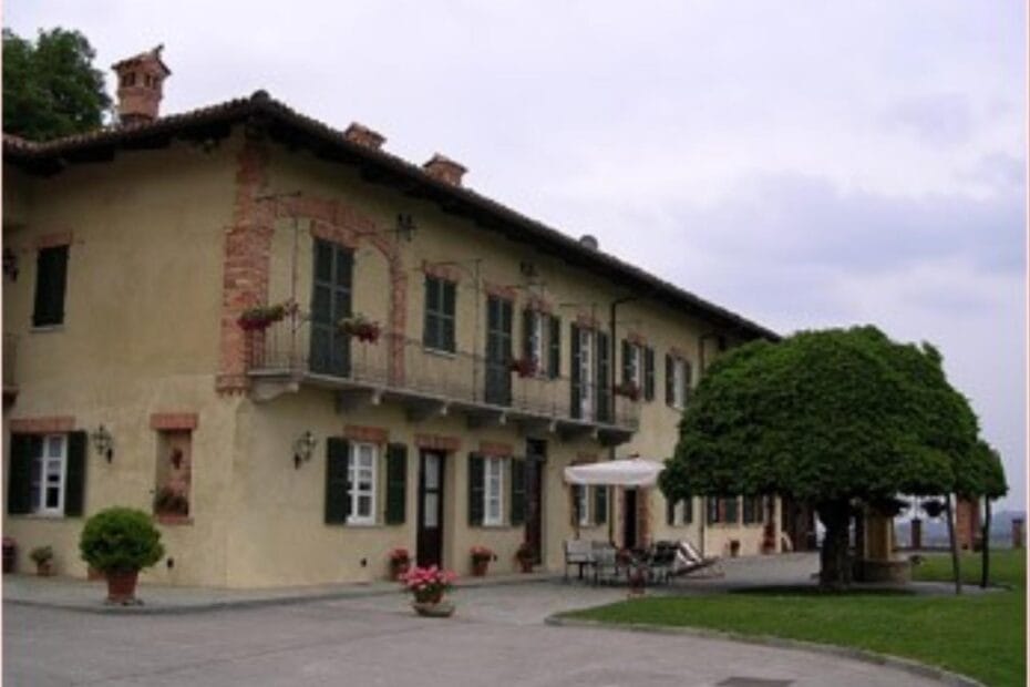 casa vinicola elio grasso vista esterna di parte della cantina