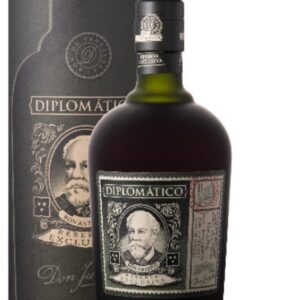 diplomatico rum reserva exclusiva bottiglia di distillato prodotto nel Venezuela