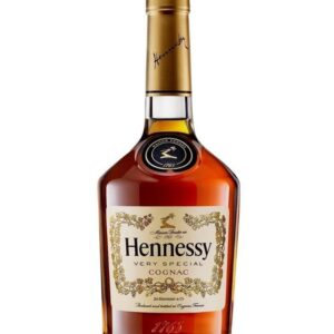 hennessy cognac vs bottiglia di distillato prodotto in Francia, nella zona del Cognac