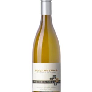 vigneti massa piccolo derthona bottiglia di vino bianco prodotto in Italia, in Piemonte