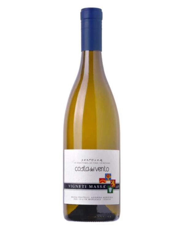 vigneti massa timorasso costa del vento bottiglia di vino bianco prodotto in Italia, in Piemonte