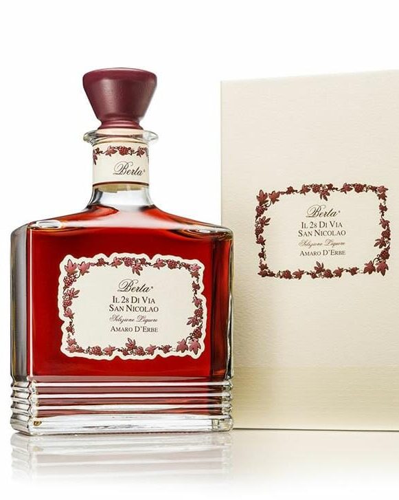 Berta amaro IL 28 di Via San Nicolao (0,7lt.) Notevole 1 berta amaro IL 28 di Via San Nicolao bottiglia di liquore alle erbe prodotto in Italia, in Piemonte