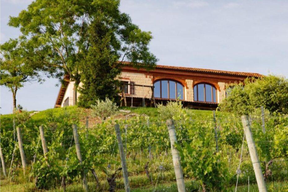 casa vinicola tenuta magrini vista di una parte esterna della tenuta