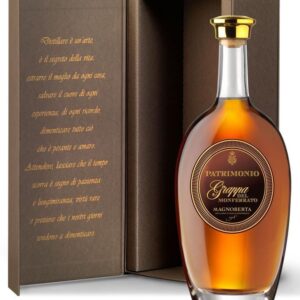 magnoberta grappa patrimonio bottiglia di distillato prodotto in Italia, in Piemonte