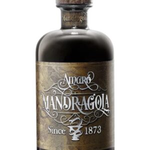 mandragola amaro bottiglia di liquore alle erbe prodotto in Italia, in Piemonte