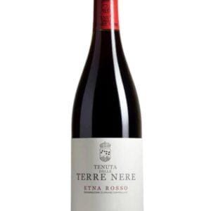 tenuta terre nere etna rosso bottiglia di vino rosso prodotto in Italia, nella zona dell'Etna in Sicilia