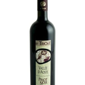 lo triolet pinot noir bottiglia di vino rosso prodotto in Italia, nella Valle D'Aosta