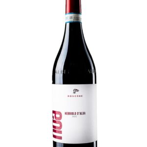 moscone nebbiolo d'alba bottiglia di vino rosso prodotto in Italia, nella zona delle langhe in Piemonte
