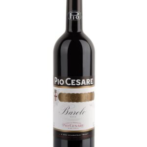 pio cesare barolo 2019 bottiglia di vino rosso prodotto in Italia, nella zona delle Langhe in Piemonte
