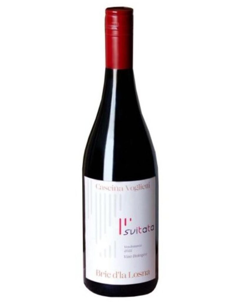 Casa vinicola Cascina Voglietti: dal 2012 una sorprendente barbera e la passione del Monferrato. 3 cascina voglietti barbera del monferrato svitata bottiglia di vino rosso prodotto nella zona del Monferrato, in Piemonte
