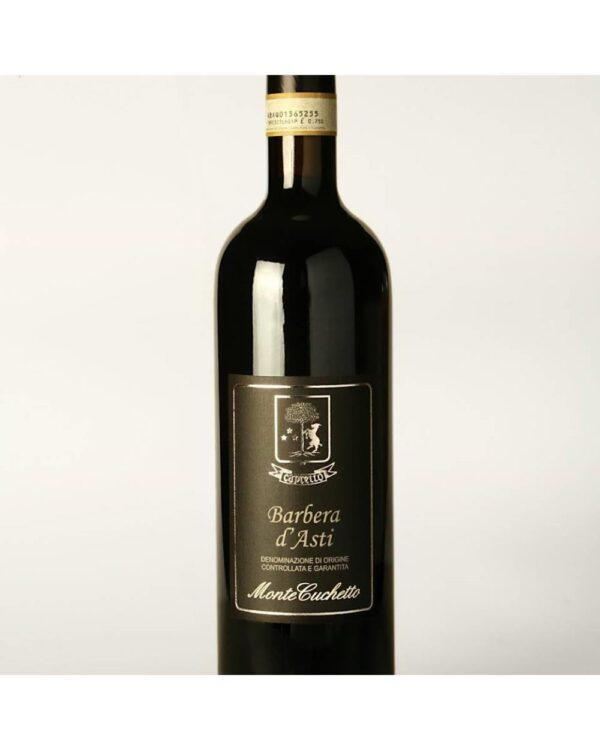 capretto barbera monte cucchetto bottiglia di vino rosso prodotto in Italia, nel monferrato in Piemonte