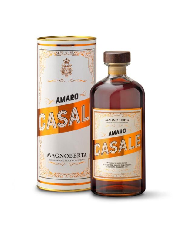 magnoberta Amaro Casale bottiglia di liquore alle erbe prodotto in Italia, in Piemonte