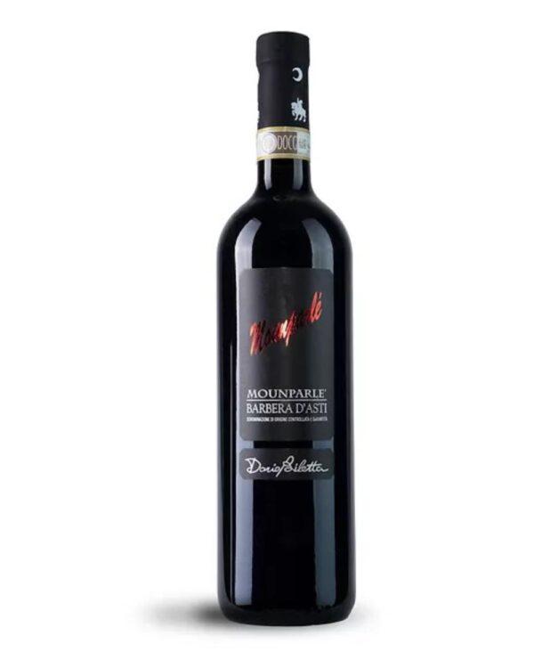 biletta barbera mounparle bottiglia di vino rosso prodotto in Italia, nella zona del Monferrato in Piemonte