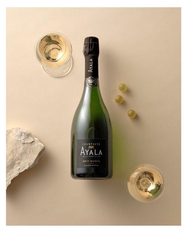 Ayala Champagne Majeur Brut è un vino bianco spumante, prodotto in Francia nell zona della Champagne